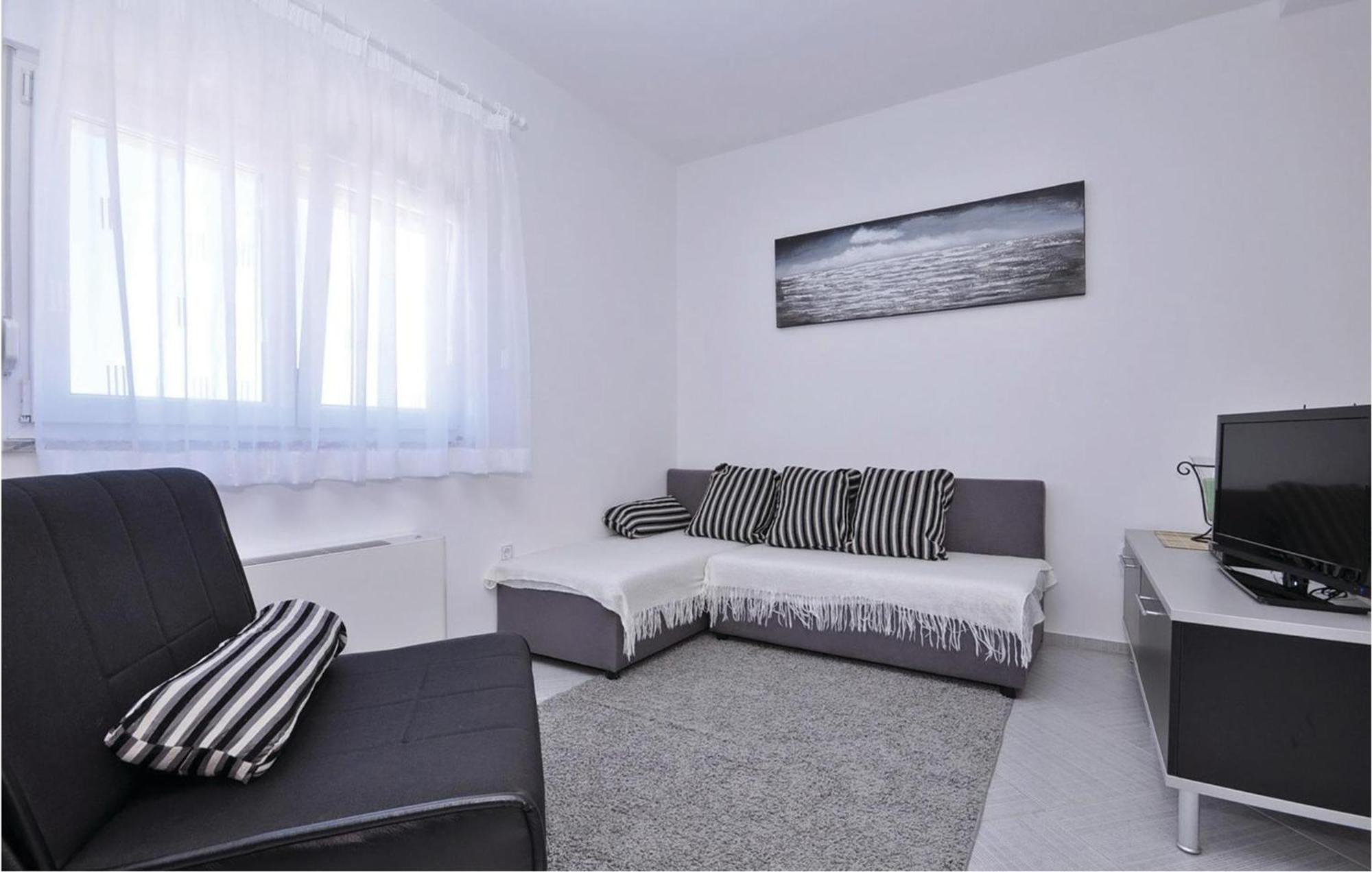 1 Bedroom Cozy Apartment In Bibinje Zewnętrze zdjęcie